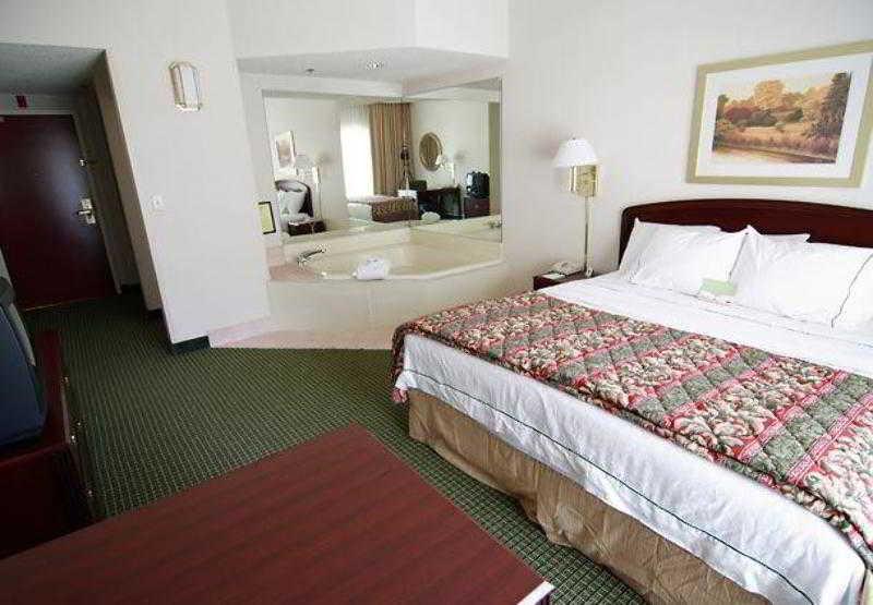Courtyard by Marriott Tulsa Central Exteriör bild