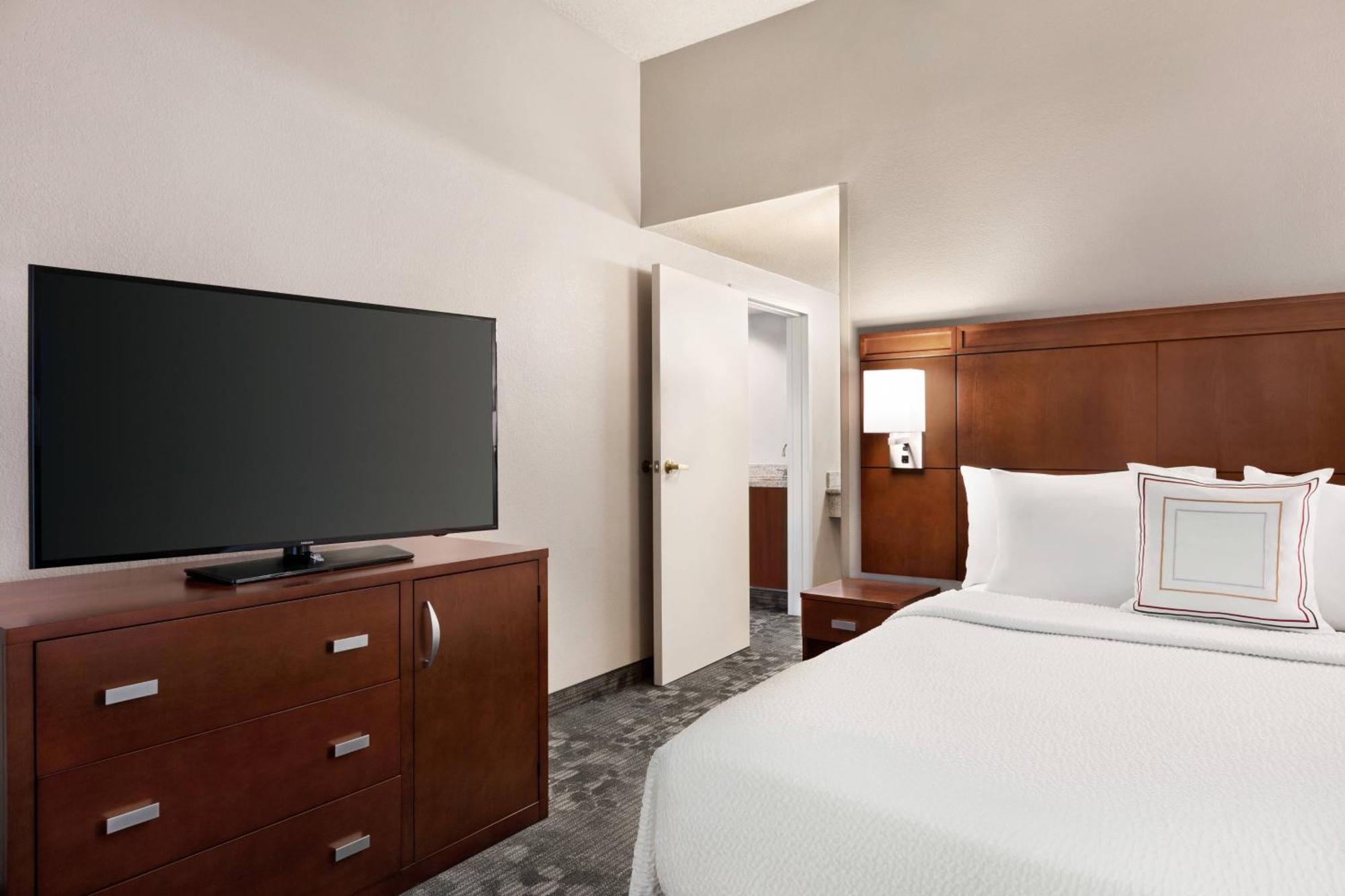 Courtyard by Marriott Tulsa Central Exteriör bild