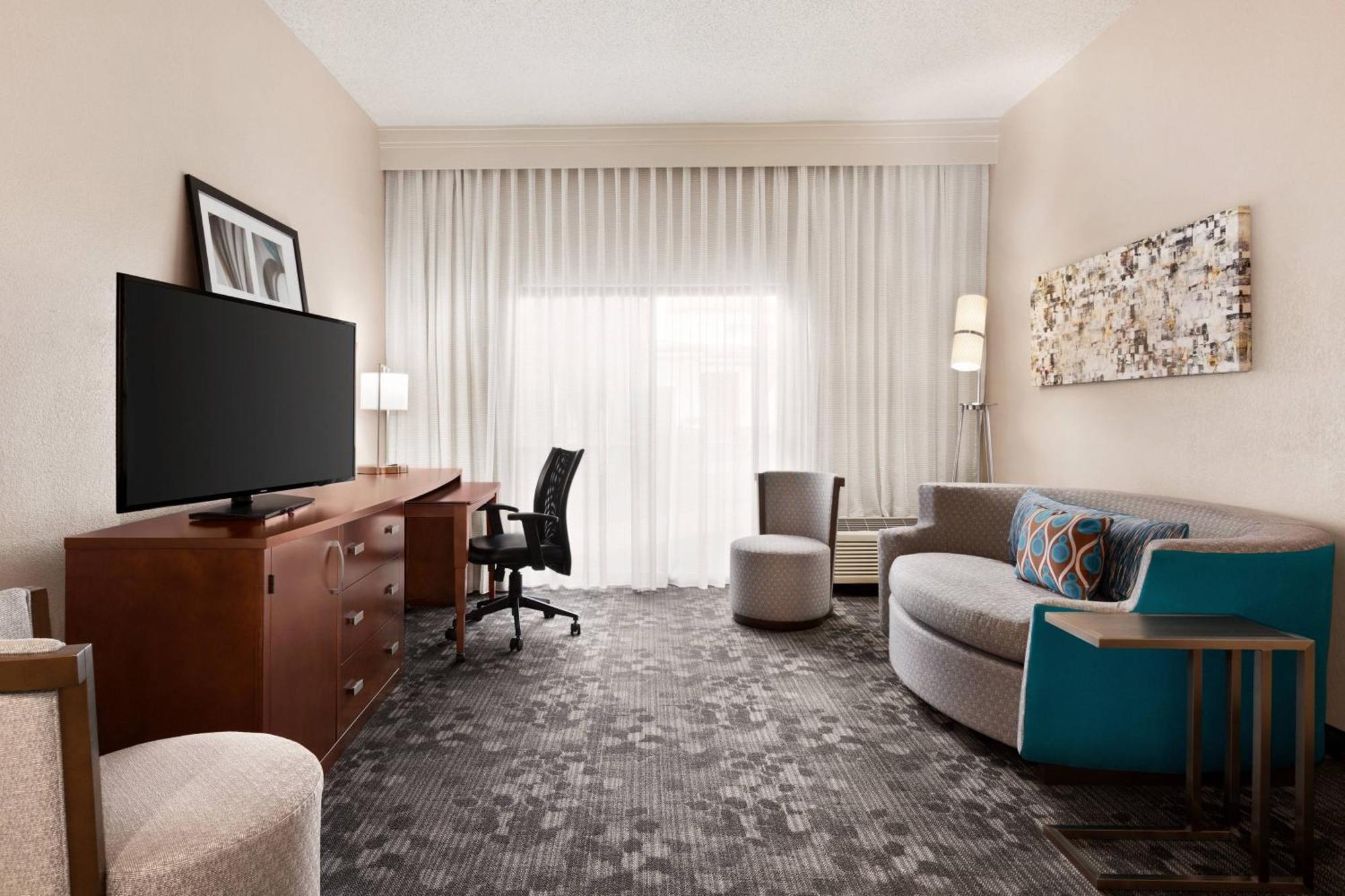 Courtyard by Marriott Tulsa Central Exteriör bild